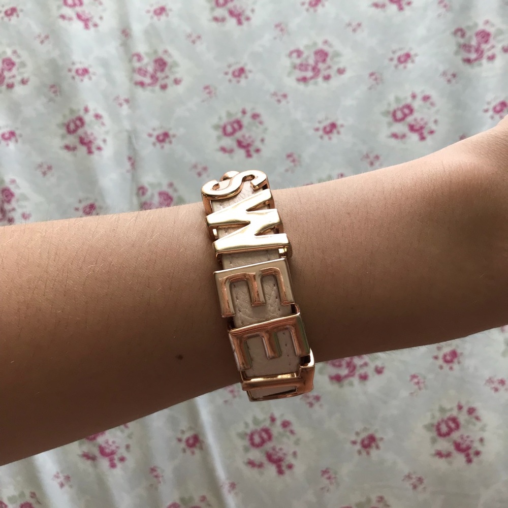 Bracelet